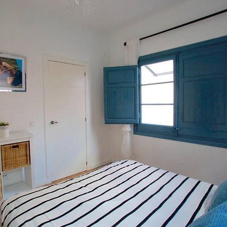 Lovely Flat Fira Mwc لوسبيتاليت دي يوبريغات المظهر الخارجي الصورة